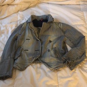 3/4 sleeve distressed denim jacket